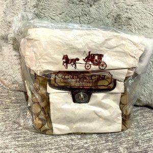 Brand new with tag, never used Coach crossbody